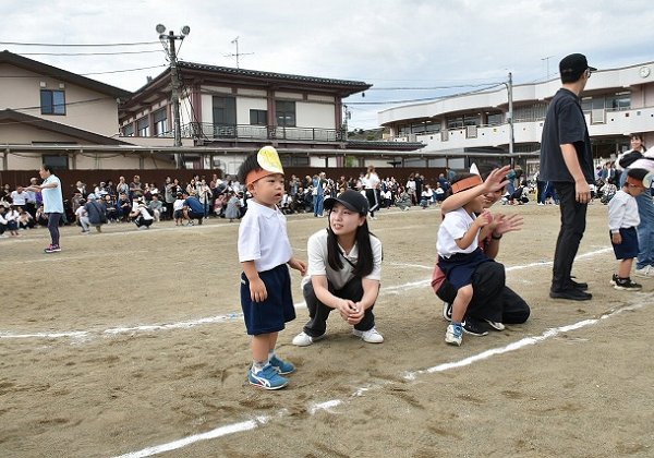 10.19　運動会-3　きょうりゅうがどーん